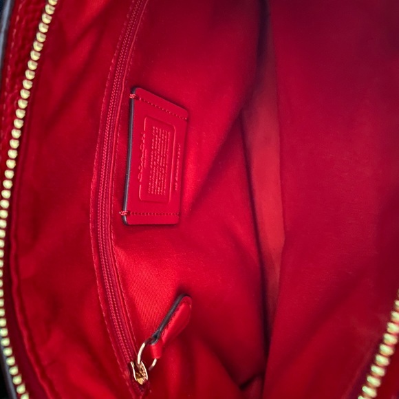 Coach pebbled leather crossbody - Picture 6 of 10